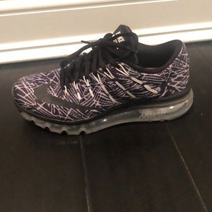 Nike air max  size 7 men’s, 8 women’s